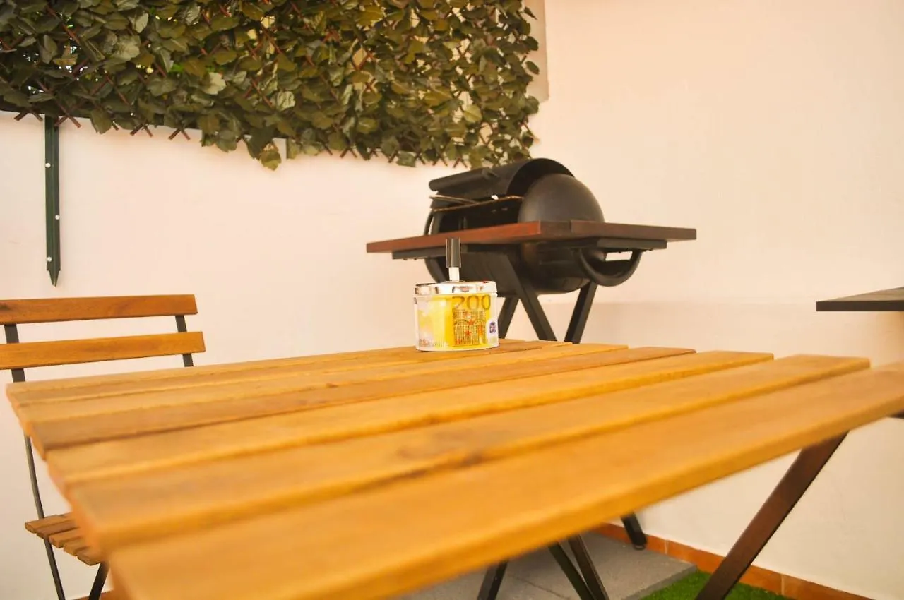 Surf Vibe Guest House Faro Homestay